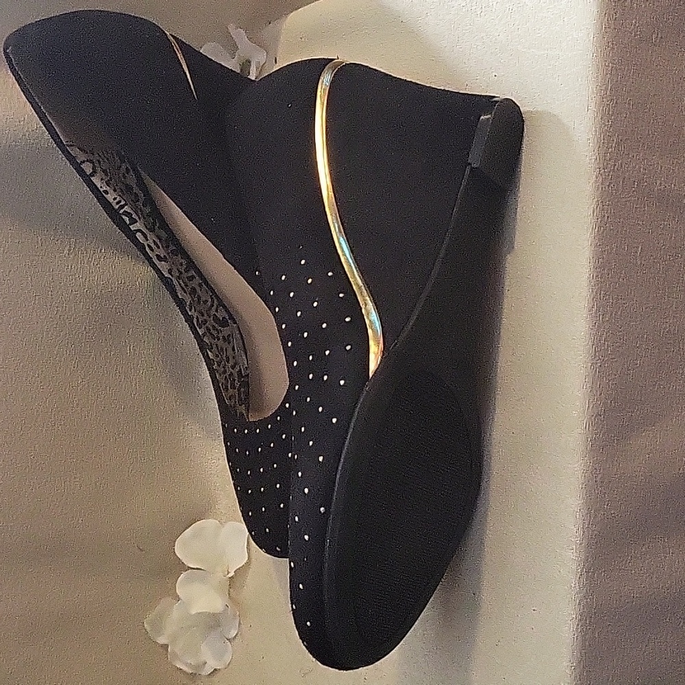 Shoes - Picture 3 of 3